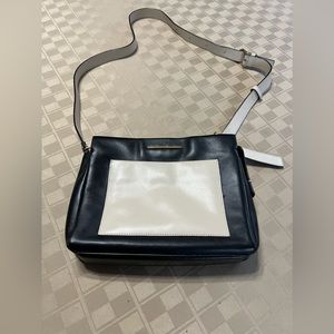 Marc Jacobs Cream Black Leather Crossbody Bag Handbag Purse EUC‎ 11 X 8.25 EUC